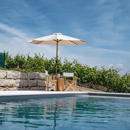 בית נופש Advania לוריניה